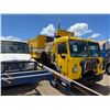 Image 3 : 2017 Peterbilt PB520 Refuse Truck w/ McNeilus Garbage Body (For Repair or Parts Only)