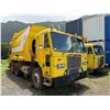 Image 1 : Peterbilt Refuse Truck w/ McNeilus Garbage Body (For Repair or Parts Only)