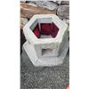 Image 5 : Cement Lantern Decor A
