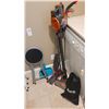 Image 3 : Shark Vacuum, Stools A
