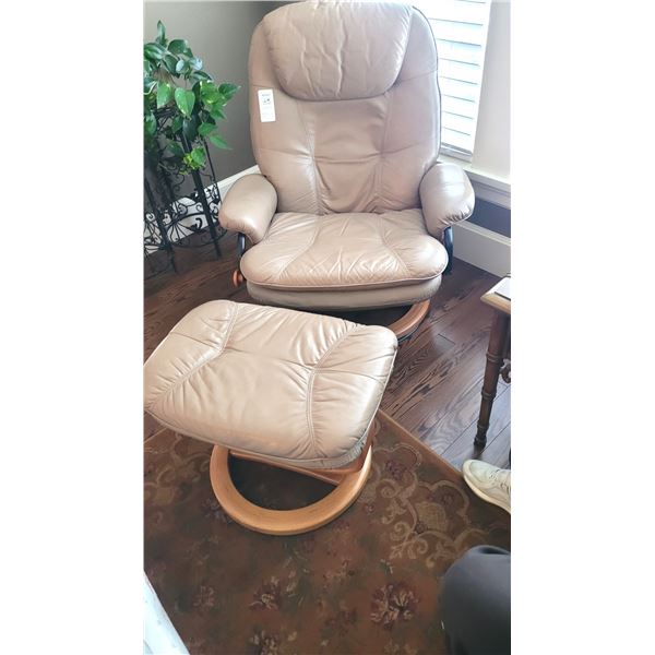 Palliser Euro Style Ercnomic Reline Chair & Stool C