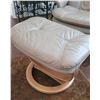 Image 2 : Palliser Euro Style Ercnomic Reline Chair & Stool C