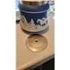 Image 9 : Blue & White Decor A