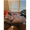 Image 4 : Reclining Love Seat C