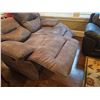Image 5 : Reclining Love Seat C