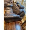 Image 4 : Leather Love Seat C