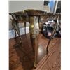 Image 8 : Tables & Decor B