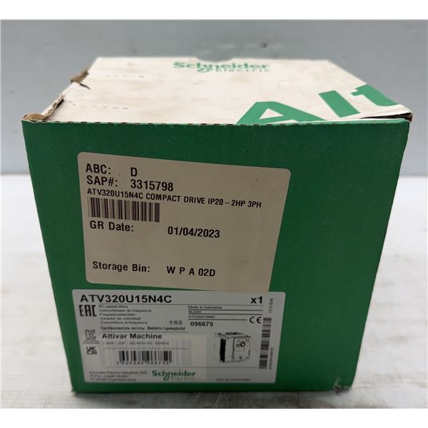 Schneider Electric Altivar 320 #ATV320U15N4C 2HP Variable Frequency Drive 1.5kW