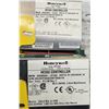 Image 5 : (2) Honeywell #900G03-0102 Digital Input Controllers