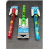 Image 3 : 3 Life Gear Glow Stick Flashlights Assorted Colours