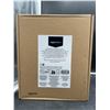 Image 2 : Amazon Basics Square Patio Fire Pit Cover 44"x44"x22"