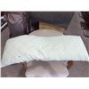 Image 2 : Below Zero Cooling Body Pillow Mint Green