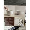 Image 4 : Over&back 16-Piece Ivory Stoneware Dinnerware Set
