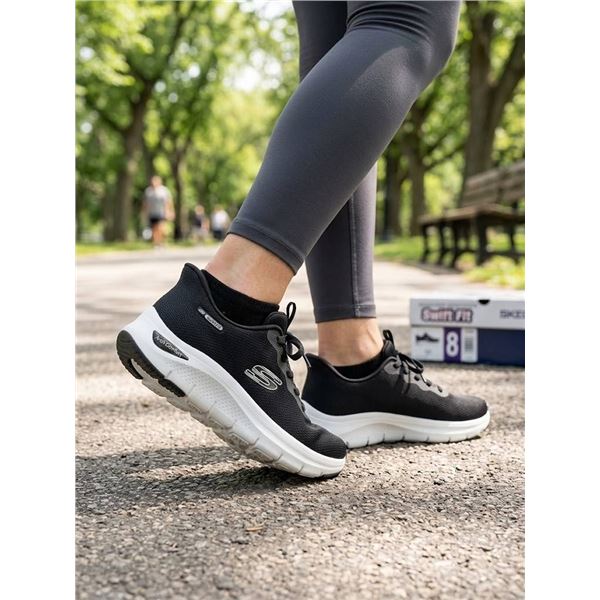 Skechers Swift Fit Black Shoes Size 8 Womens