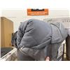 Image 2 : JOLLYVOGUE Weighted Blanket in Gray Case