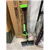 Image 2 : Green Snow Brush and Ice Scraper Set