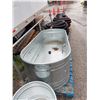 Image 4 : HW Brand 8' x 3' Round End Stock Tank