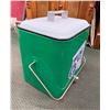 Image 5 : VINTAGE ROLLING ROCK EXTRA PALE BEER GREEN METAL ADVERTISING ICE CHEST COOLER WITH A WHITE LID
