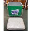 Image 6 : VINTAGE ROLLING ROCK EXTRA PALE BEER GREEN METAL ADVERTISING ICE CHEST COOLER WITH A WHITE LID