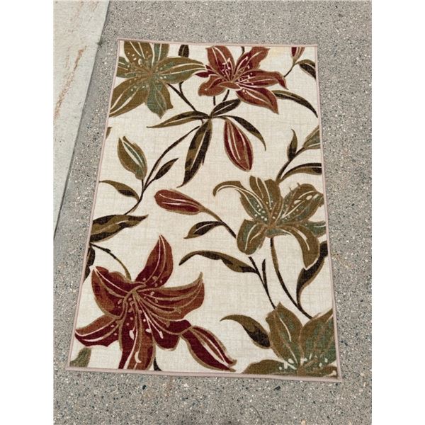 TRANSITIONAL FLORAL ACCENT RUG; 40-IN X 60-IN