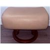 Image 12 : Ekornes Stressless Leather Recliner with Ottoman and Adjustable Tray Table