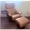 Image 16 : Ekornes Stressless Leather Recliner with Ottoman and Adjustable Tray Table