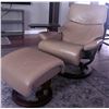 Image 2 : Ekornes Stressless Leather Recliner with Ottoman and Adjustable Tray Table