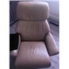 Image 3 : Ekornes Stressless Leather Recliner with Ottoman and Adjustable Tray Table