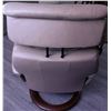 Image 5 : Ekornes Stressless Leather Recliner with Ottoman and Adjustable Tray Table