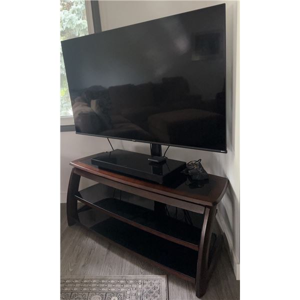 Hisense Flat Screen TV With Wood and Glass Media Stand