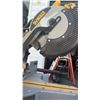 Image 13 : DeWalt DW718 12-Inch Double-Bevel Sliding Compound Miter Saw with Wheeled Stand