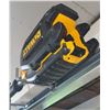 Image 2 : DeWalt Power Trimmer for Trees