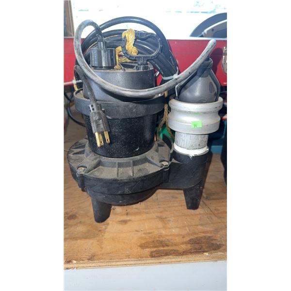 Mastercraft 1/3 HP Submersible Sump Pump with Float Switch