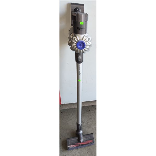 Dyson V6 Full Kit Cordless Stick Vacuum Cleaner