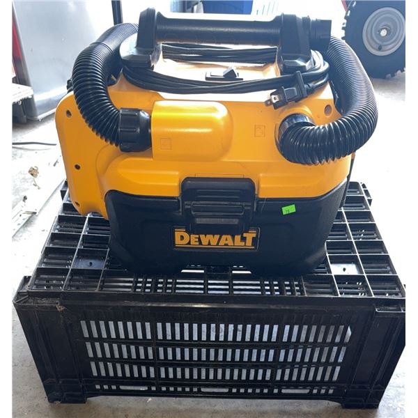 DeWalt DCV581H Heavy Duty 2 Gallon Wet/Dry Vacuum