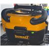 Image 2 : DeWalt DCV581H Heavy Duty 2 Gallon Wet/Dry Vacuum