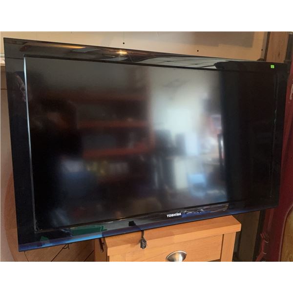 Toshiba 40E210U 40-Inch LCD Television with Stand
