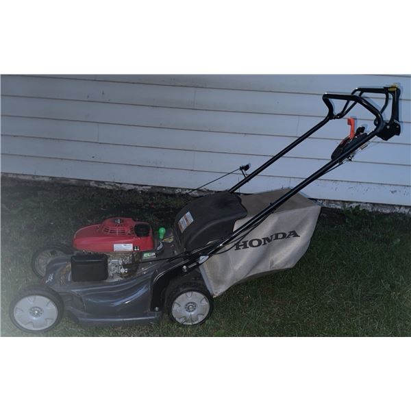 Honda HRX Series Versamow Gas Self-Propelled Lawn Mower