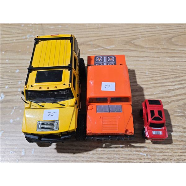 Humvee -1 diecast + 2 plastic