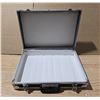 Image 3 : Relined Sturdy Medit Suitcase Great condition