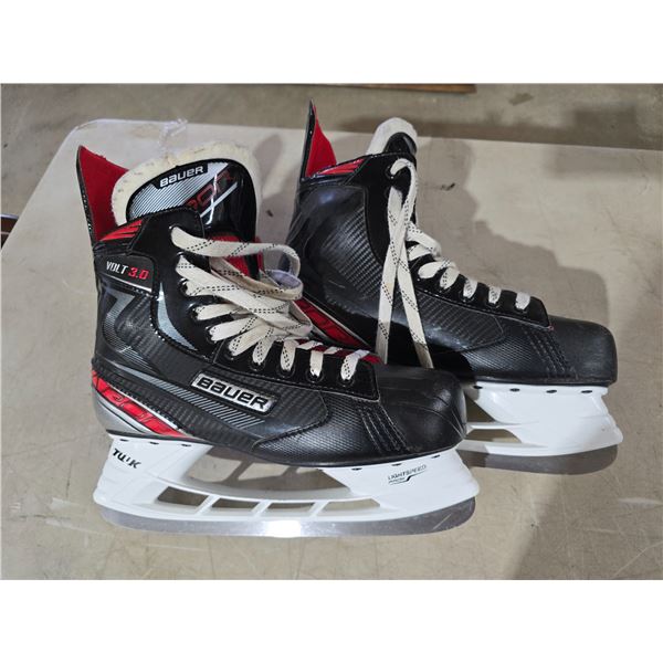 Size 9 - Bauer Volt 3 Skates - Like new