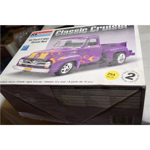 NOS 1955 Ford F-100 Street Rod Model Truck Kit