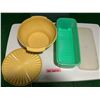 Image 2 : Vintage Tupperware vegetable keeper and Servalier salad bowl