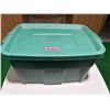 Image 1 : Rubbermaid Roughneck tote 21” x 15” x 12”