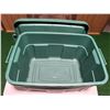 Image 2 : Rubbermaid Roughneck tote 21” x 15” x 12”