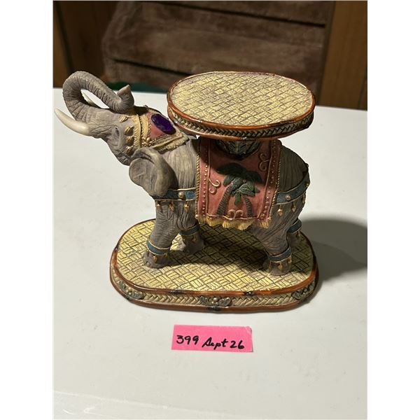 Elephant ornament/plant stand