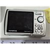 Image 3 : Stylus 790 SW Olympus Camera, Clip-On Sun Visor Pocket