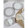 Image 2 : 4-Piece Place Setting, Fine China