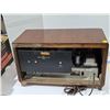 Image 3 : 1947 Reconditioned RCA Victor Model 50 5-Tube 3-Band Radio, Wood Case – Exc. Working Condit