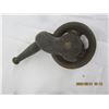 Image 4 : 926. Lot of 3 Antique Cast Iron Castors